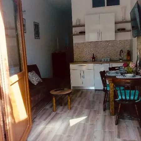 Ninic Apartment *