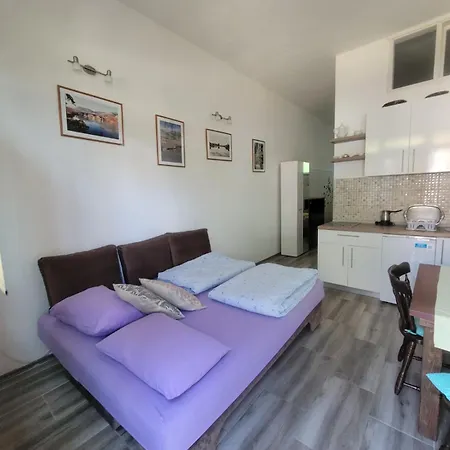 Ninic Apartment *
